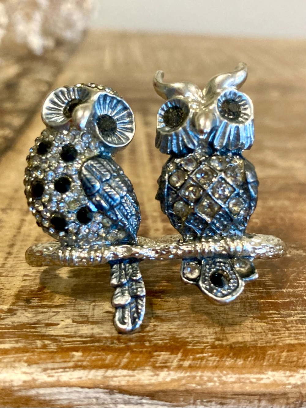 Double Owl Ring with Black Accents Silver Tone - Picture 7 of 10